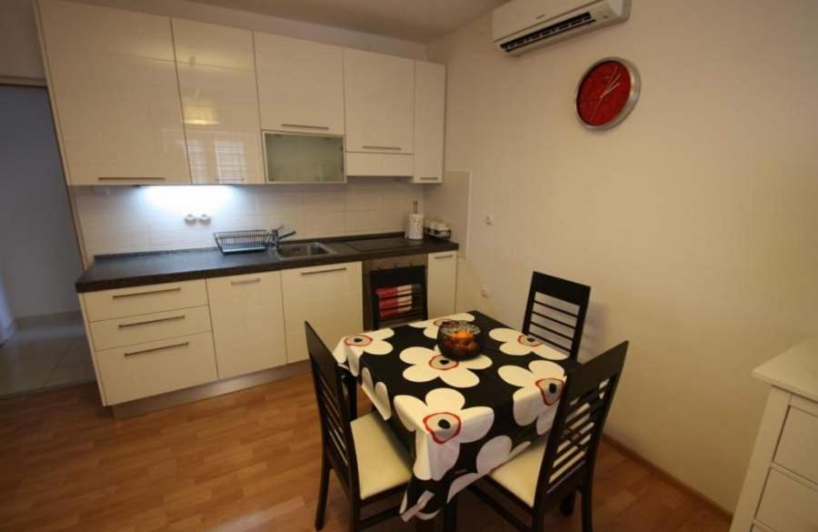Tomasovic Apartment Crikvenica Bagian luar foto